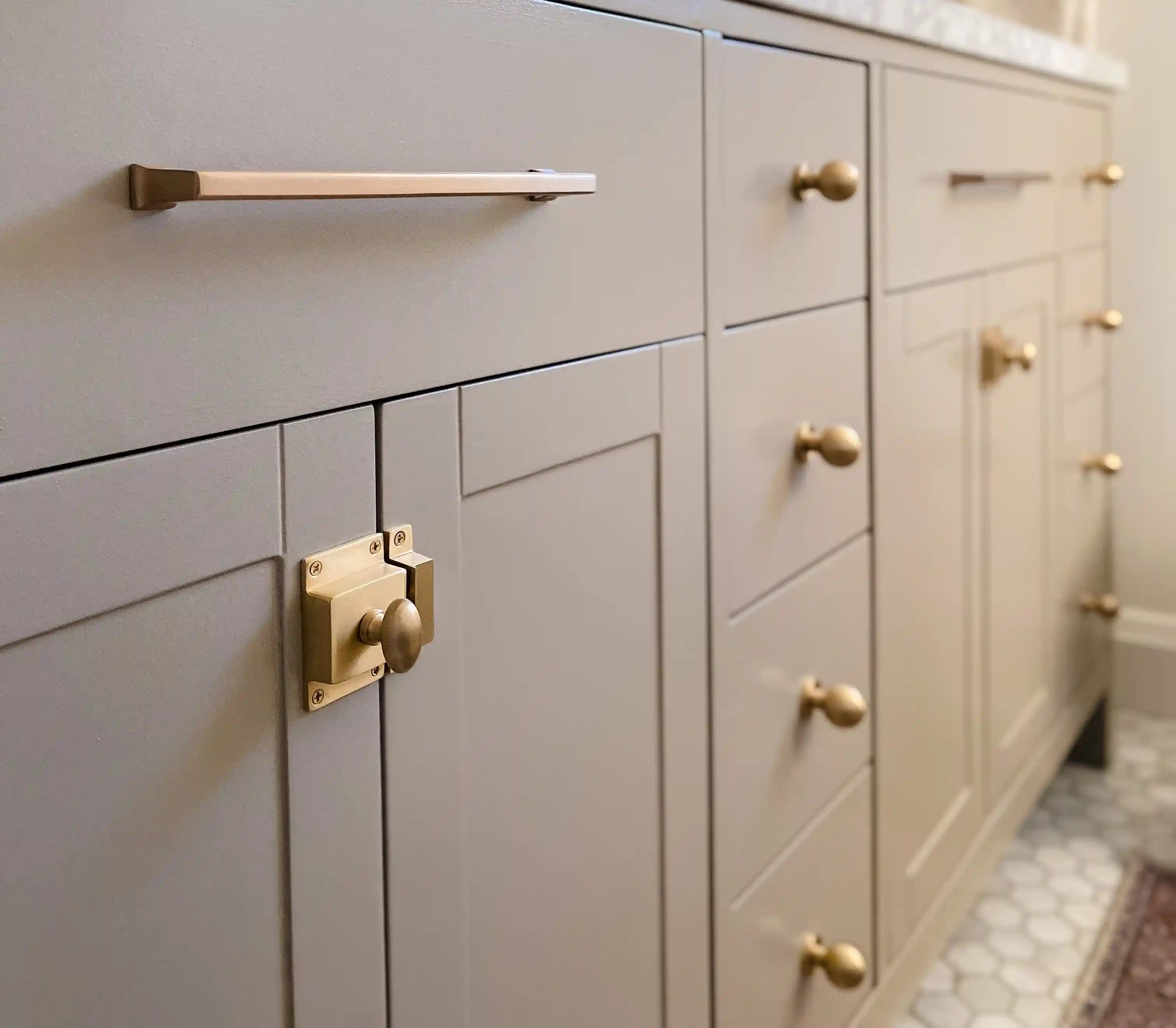 how to install cabinet latches